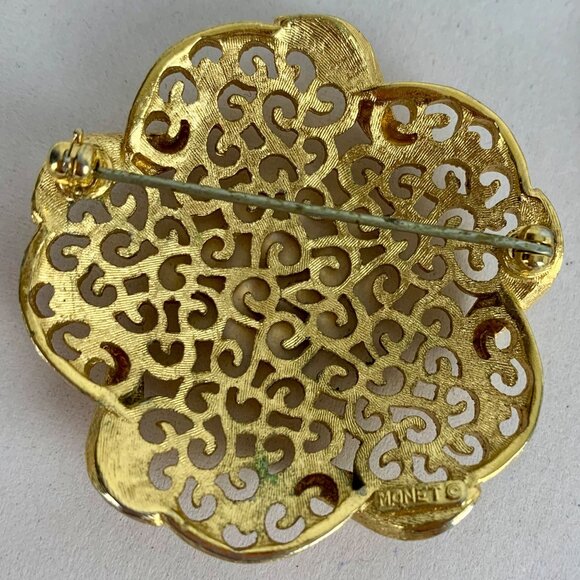 Set of 6 MONET Jewelry 4 Earrings, 1 Necklace In Gold & White Beads, 1 Brooch - Picture 8 of 13